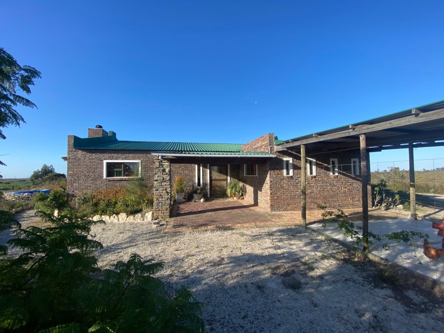 3 Bedroom Property for Sale in Hartebeesfontein Western Cape